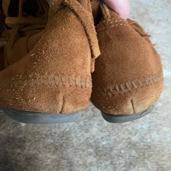 Minnetonka Fringe Boot size 10 - Picture 6 of 6